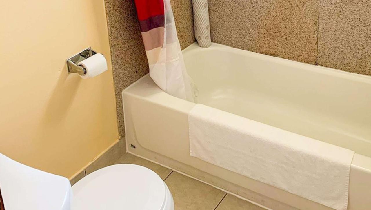 Relax Inn Bloomsburg Eksteriør bilde